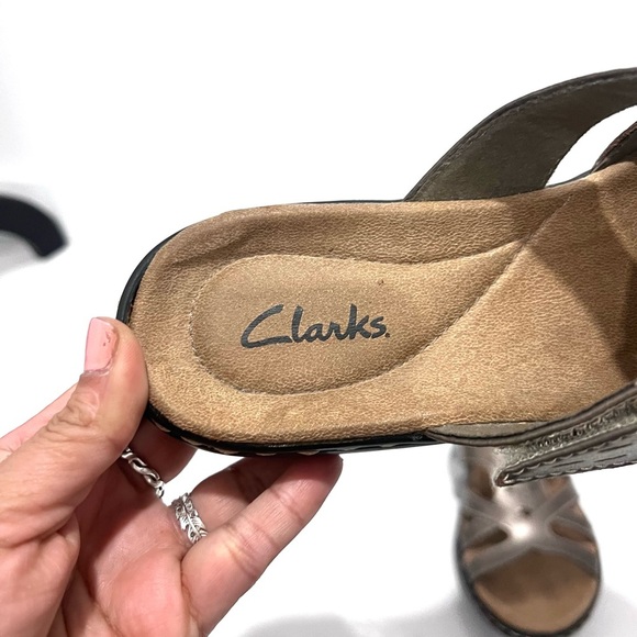 Clarks Brown Slide Sandals 6 - Picture 2 of 8